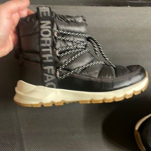 Northface boots black
